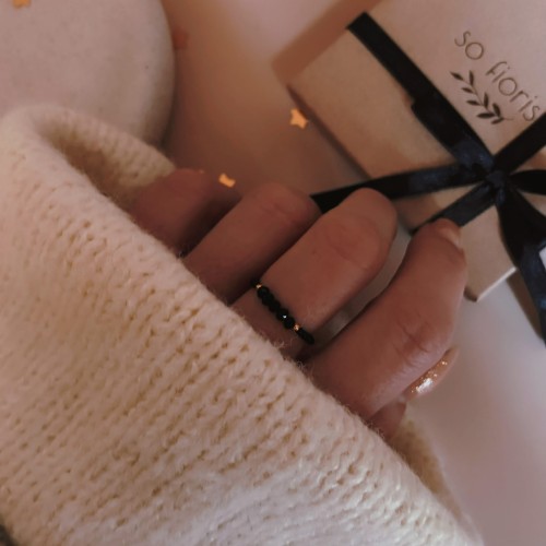 pierścionek elastyczny z onyksami